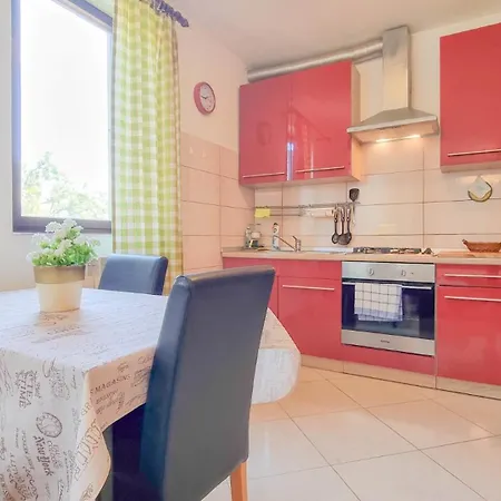 Apartment Mirjana Four *